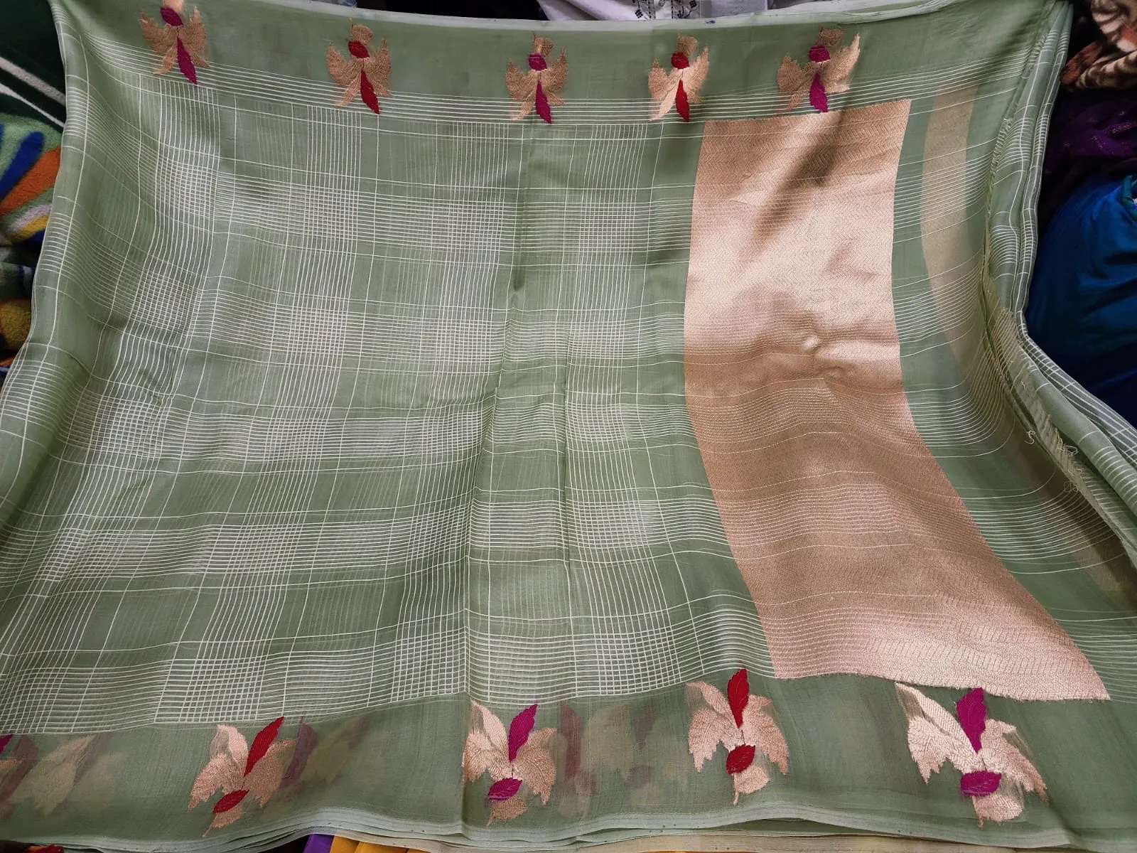 Pure Handwoven Kora Organza Saree - Look 10 - Detail View 2 Pure Handwoven Kora Organza Saree - Look 10 - Detail View 2 | Shri Geeta Sarees