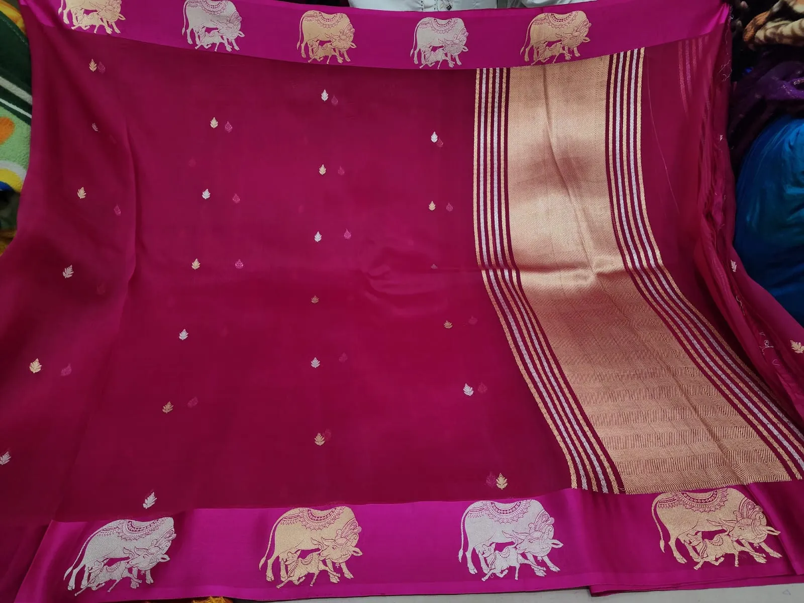Pure Handwoven Kora Organza Saree - Look 25 - Detail View 3 Pure Handwoven Kora Organza Saree - Look 25 - Detail View 3 | Shri Geeta Sarees