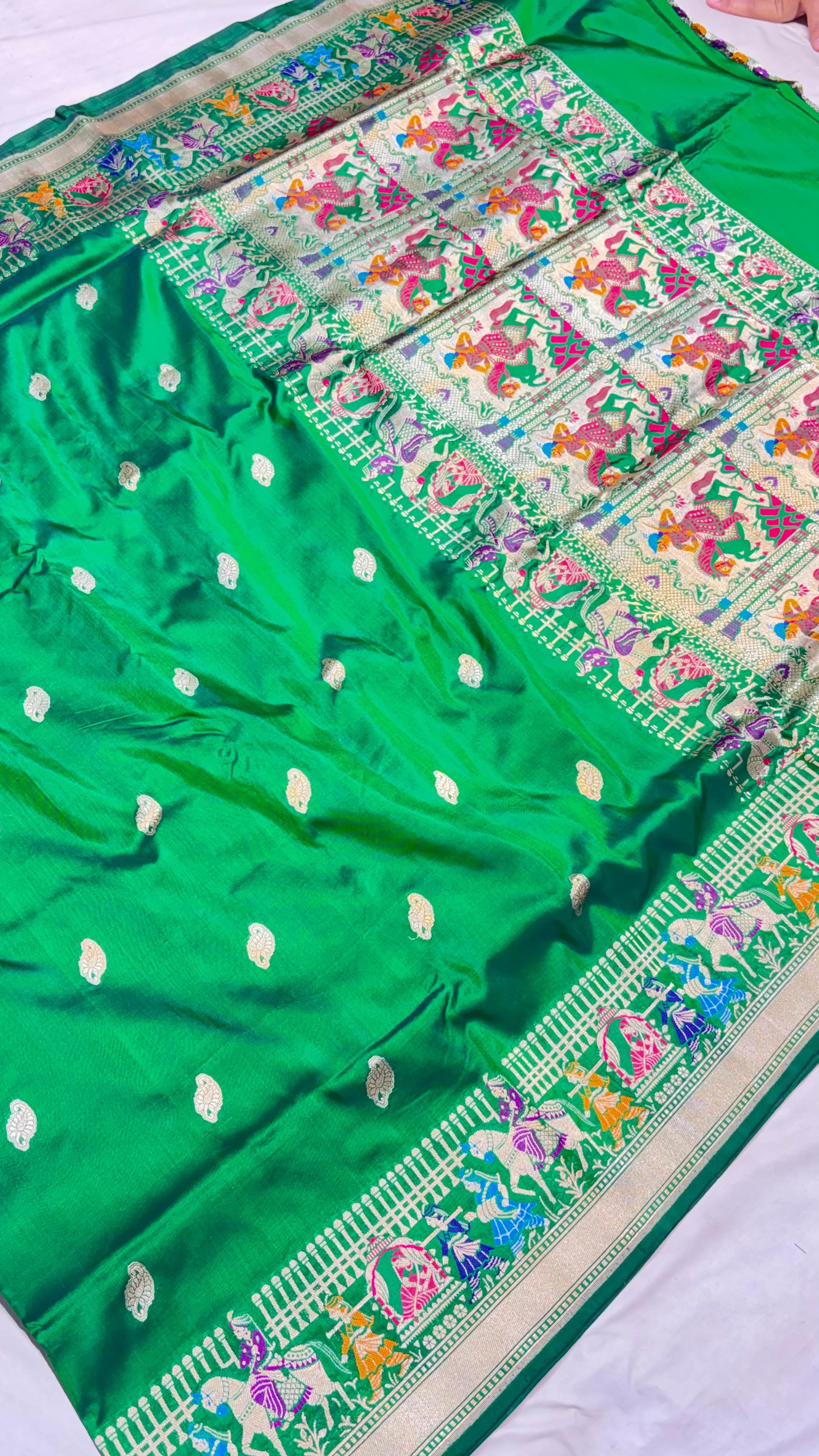 Emerald Green Kadwa Baluchari Silk Saree - Detail View 2 | Shri Geeta Sarees