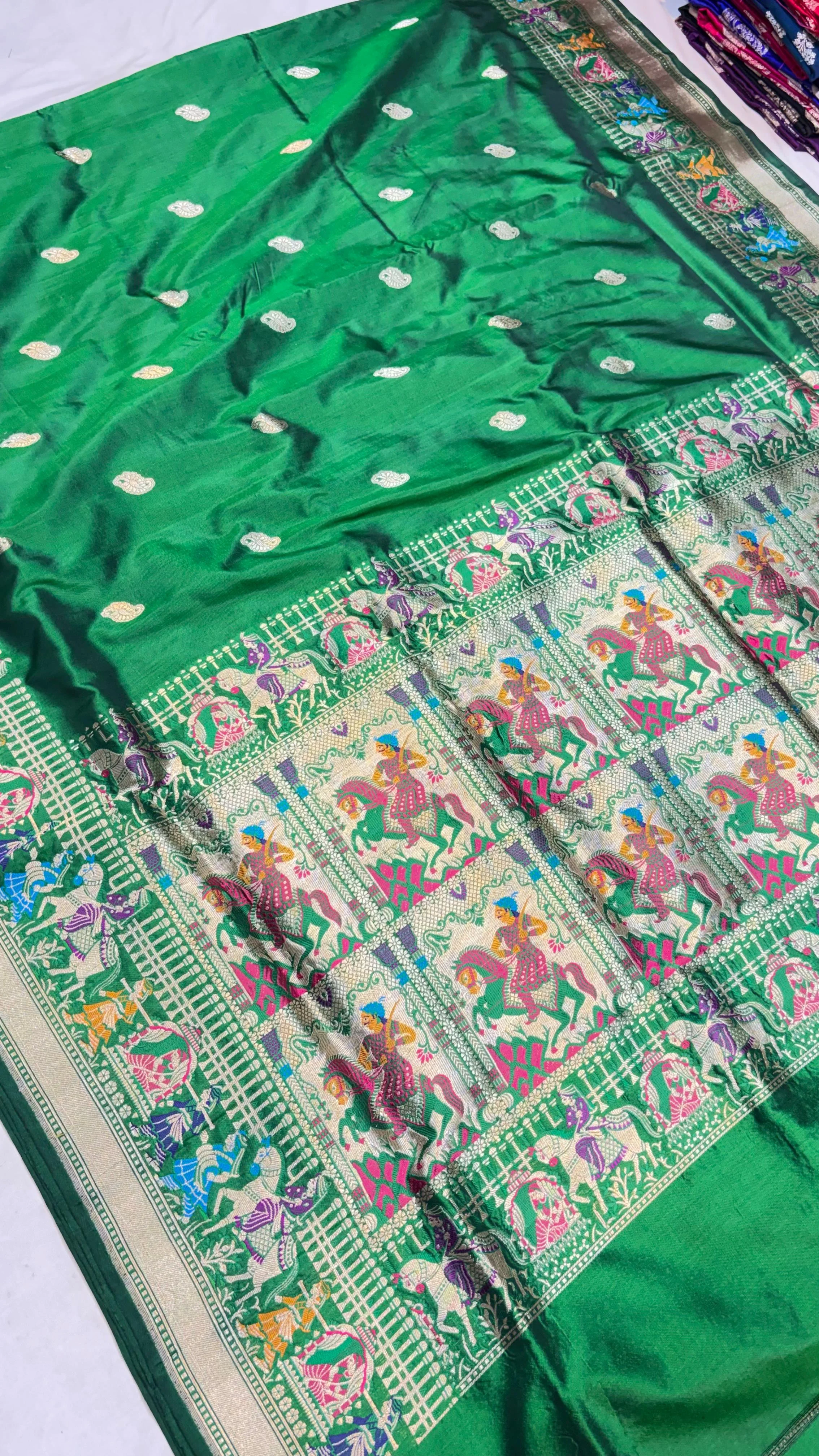 Emerald Green Kadwa Baluchari Silk Saree - Detail View 4 | Shri Geeta Sarees